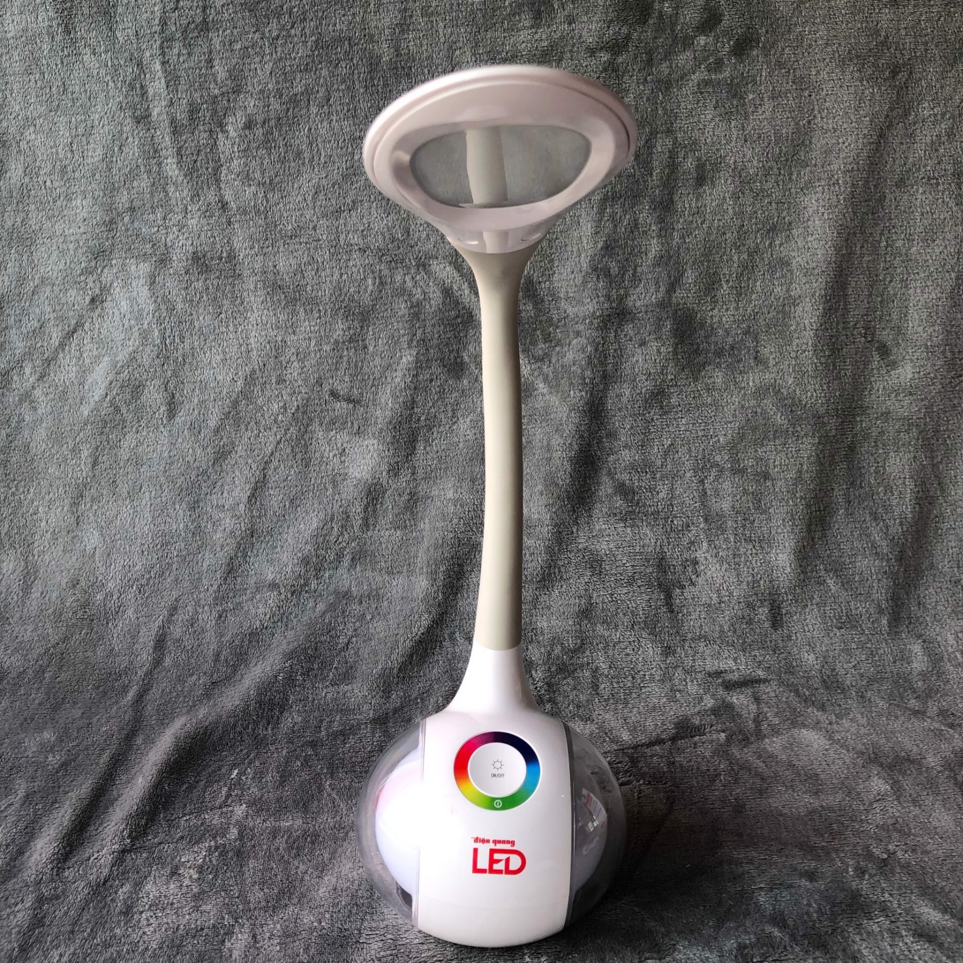 Đèn bàn LED 5W ánh sáng trắng 3 cấp độ sáng điều khiển cảm ứng Điện Quang LDL06 5 Đèn bàn sạc LED Bảo vệ thị lực Điện Quang LDL06B 5W (Pin Lithium, 5W, màu trắng, có đèn ngủ)