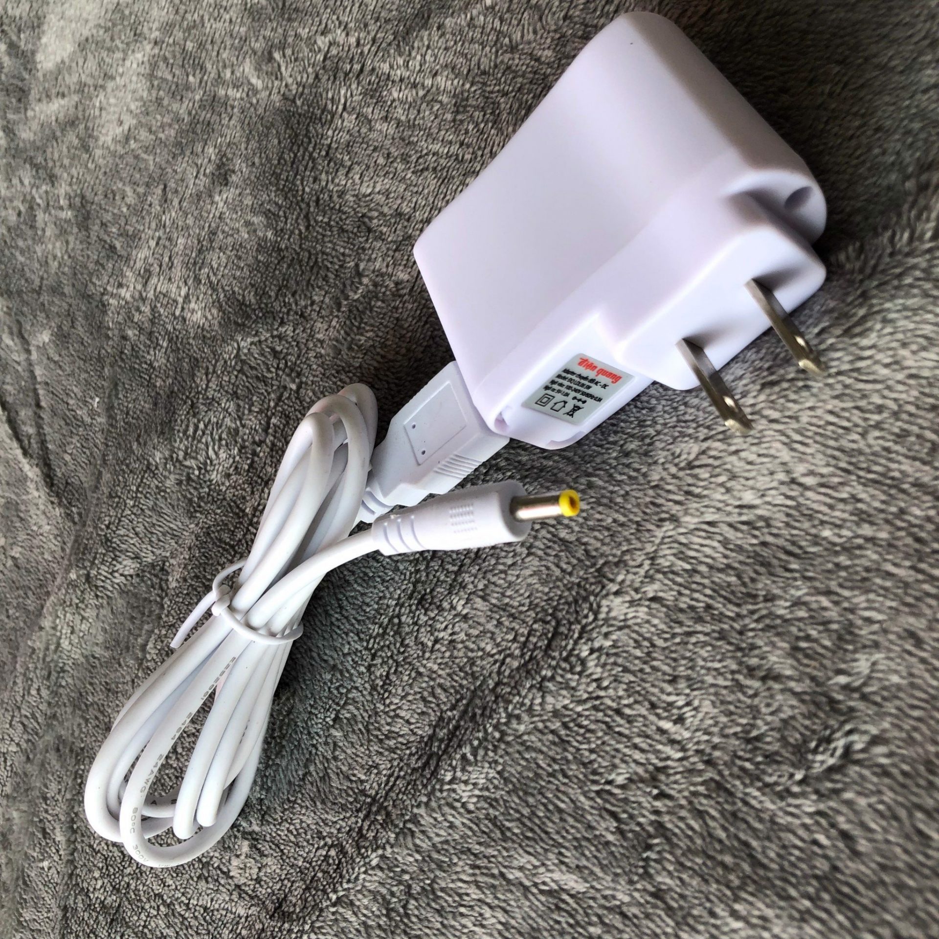 Đèn bàn LED 5W ánh sáng trắng 3 cấp độ sáng điều khiển cảm ứng Điện Quang LDL06 3 Đèn bàn sạc LED Bảo vệ thị lực Điện Quang LDL06B 5W (Pin Lithium, 5W, màu trắng, có đèn ngủ)