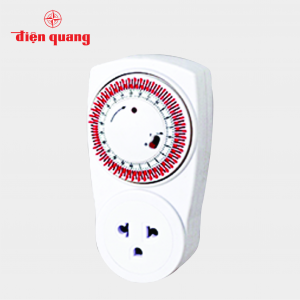 Ổ cắm Điện Quang ESK02 (4 lỗ 3 chấu) (Sao chép)