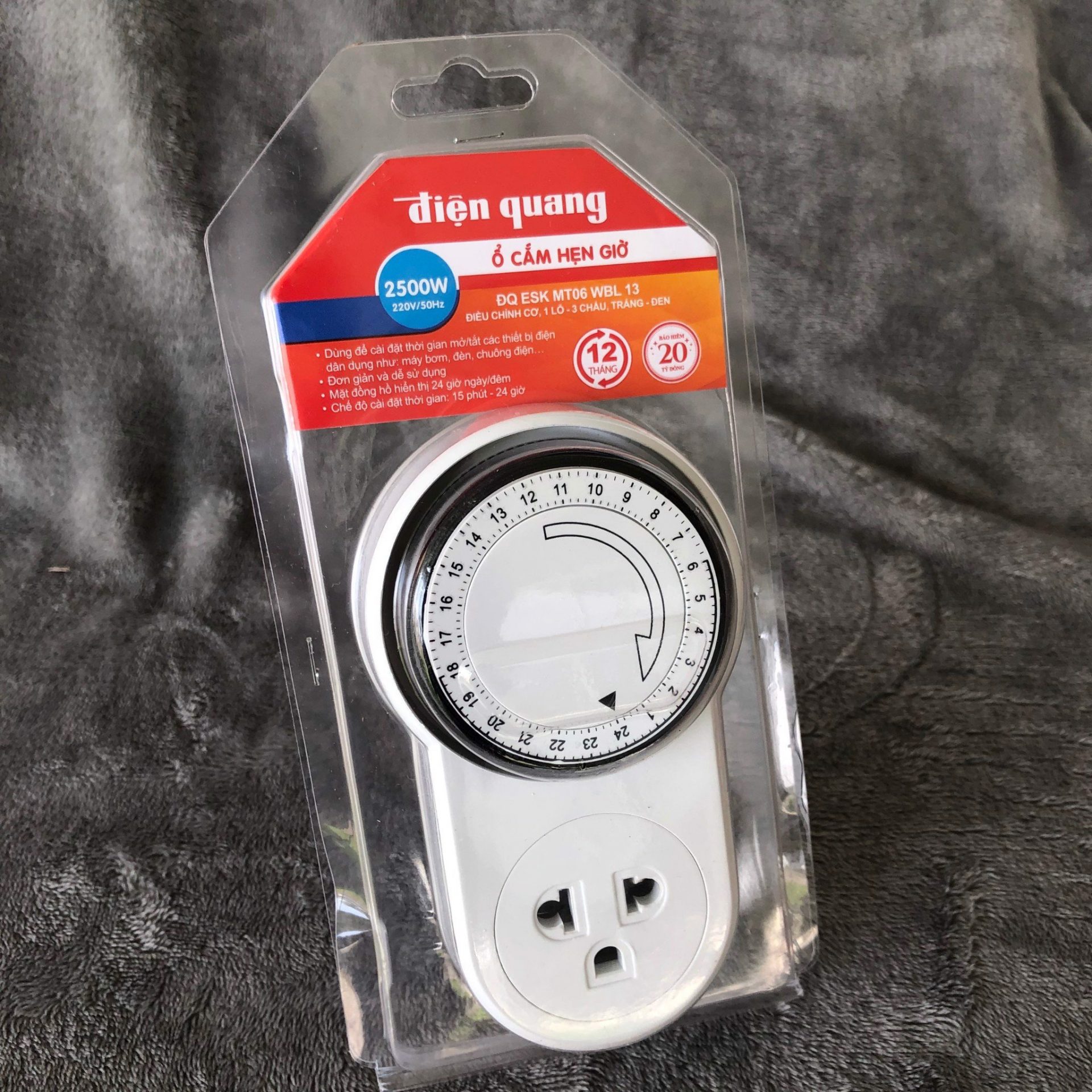 Ổ cắm hẹn giờ cơ trắng đen 2500W Điện Quang ESK MT06 WBL 13 2 Ổ cắm USB âm tường DQHome IW1 2UO W (màu trắng) (Sao chép)
